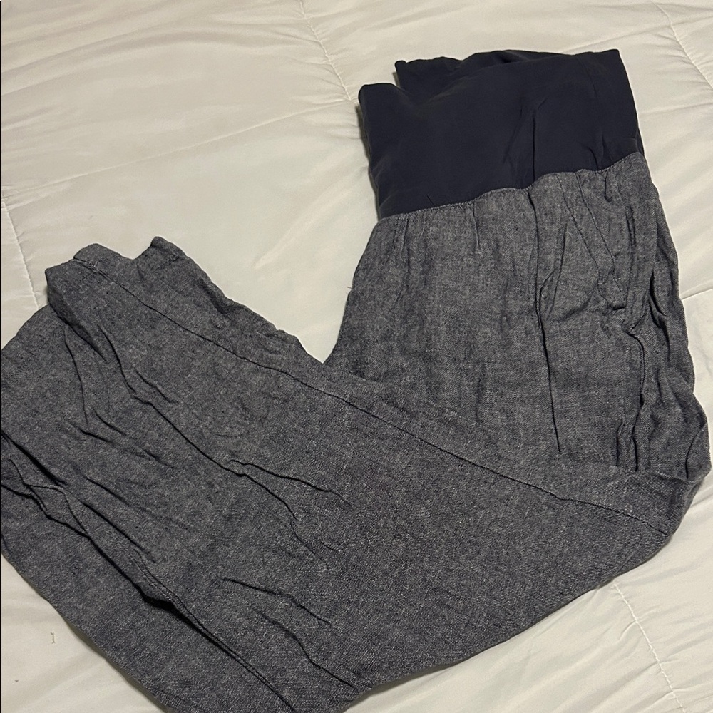 Women's Gray and Black Pants